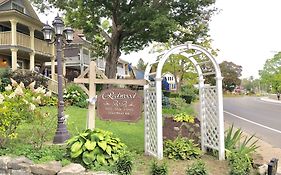 Redwood Bed And Breakfast